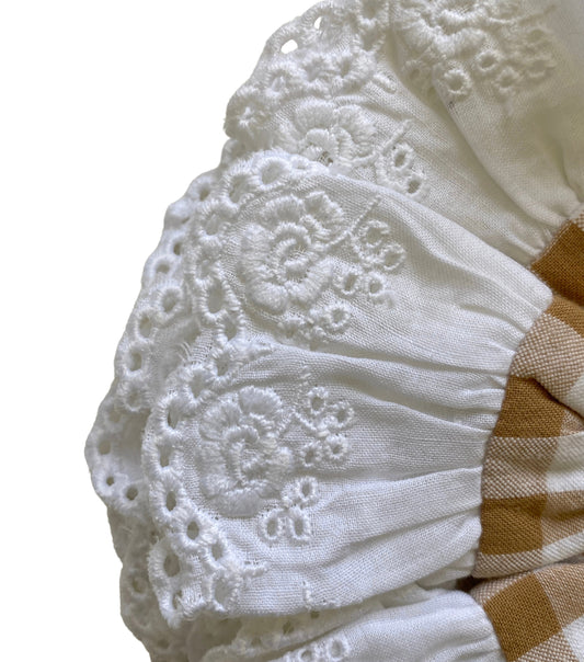 Gingham scrunchie with lace